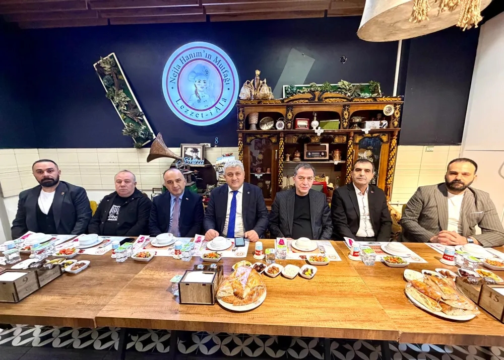 MHP Melikgazi İlçe Teşkilatı, iftarını çocuklarla birlikte açtı 