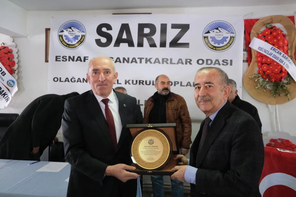 Sarız Esnaf Odası'nda Celal Akpınar güven tazeledi 