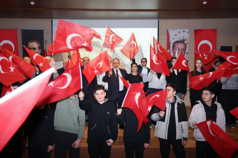 Talas’ta İstiklal marşı ve Çanakkale zaferi anıldı
