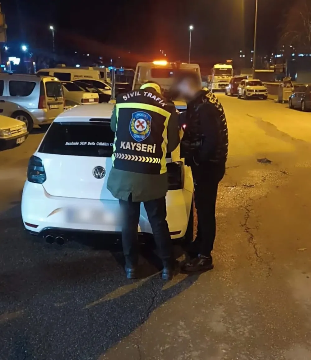 Trafik denetimlerinde 1 haftada 1375 sürücüye ceza