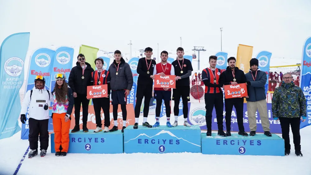 Erciyes'te kar voleybolu heyecanı yaşandı