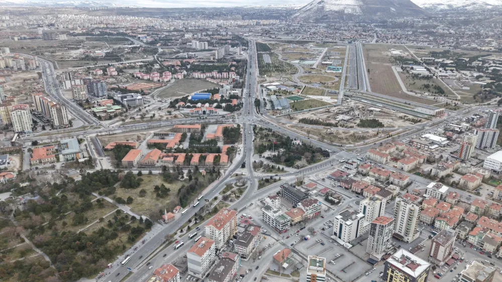 Talas Bulvarı 5 şeritli yeni haliyle hizmete açıldı