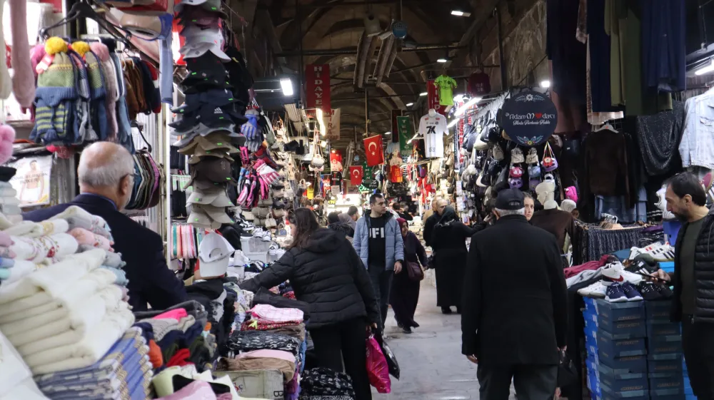 9 asırlık Kapalı Çarşı’da bayram yoğunluğu