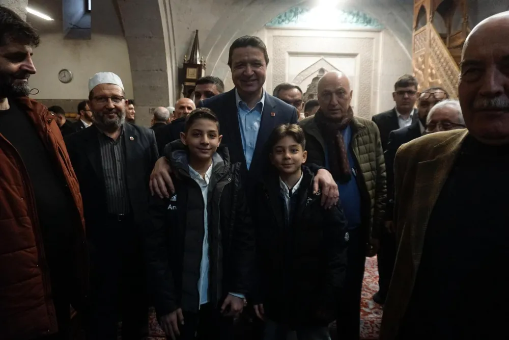 SP Genel Başkanı Arıkan, Vatandaşlarla Bayramlaştı