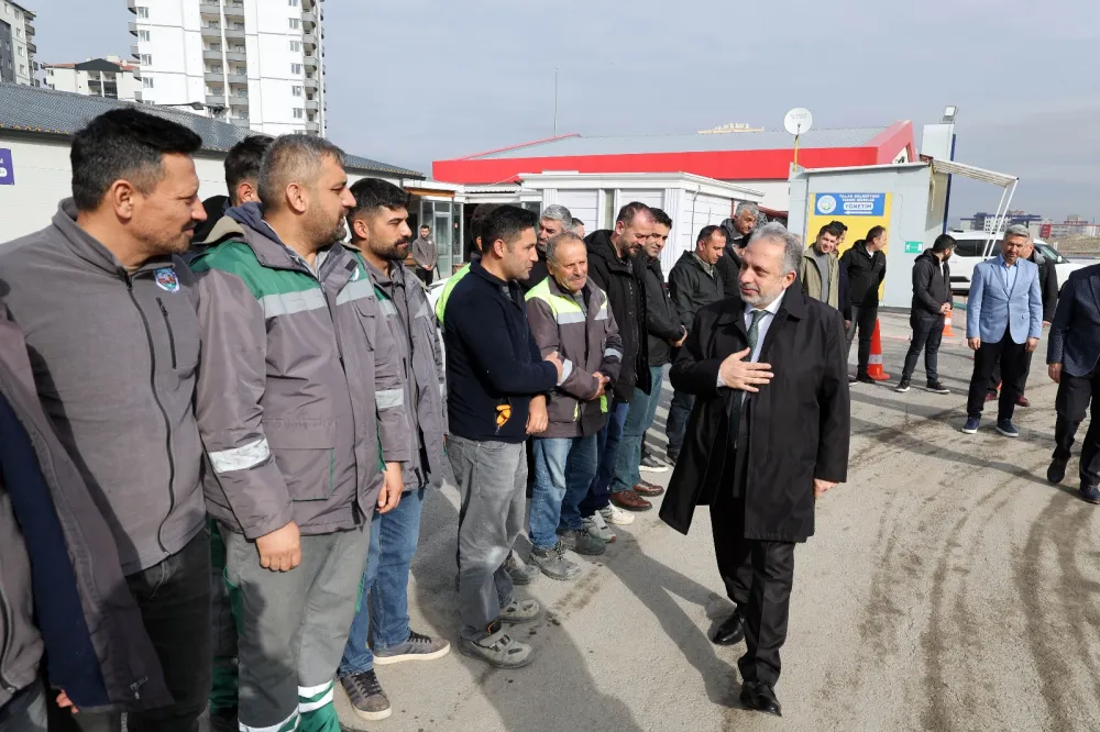 Talas’ta Başkan Yalçın, belediye personeliyle bayramlaştı