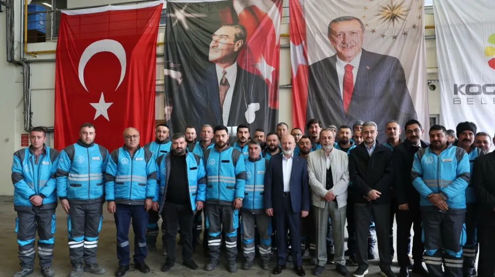 Başkan Çolakbayrakdar, belediye personeliyle bayramlaştı