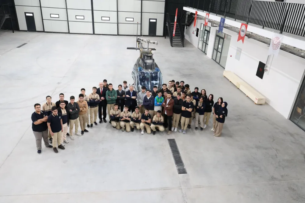 Başkan Palancıoğlu’ndan Havacılık ve Uzay Teknolojileri Mesleki ve Teknik Anadolu Lisesi’ne ziyaret