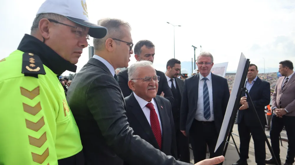 Başkan Büyükkılıç: 9 ay sonra yeni bitmiş haliyle kavşağımıza kavuşacağız