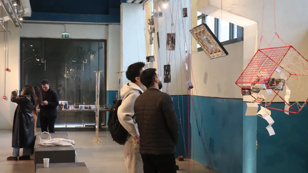 AGÜ'de Görme Biçimleri Sergisi