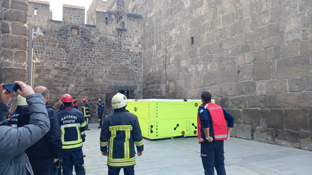 Kayseri Kalesi surlarında intihar girişimi
