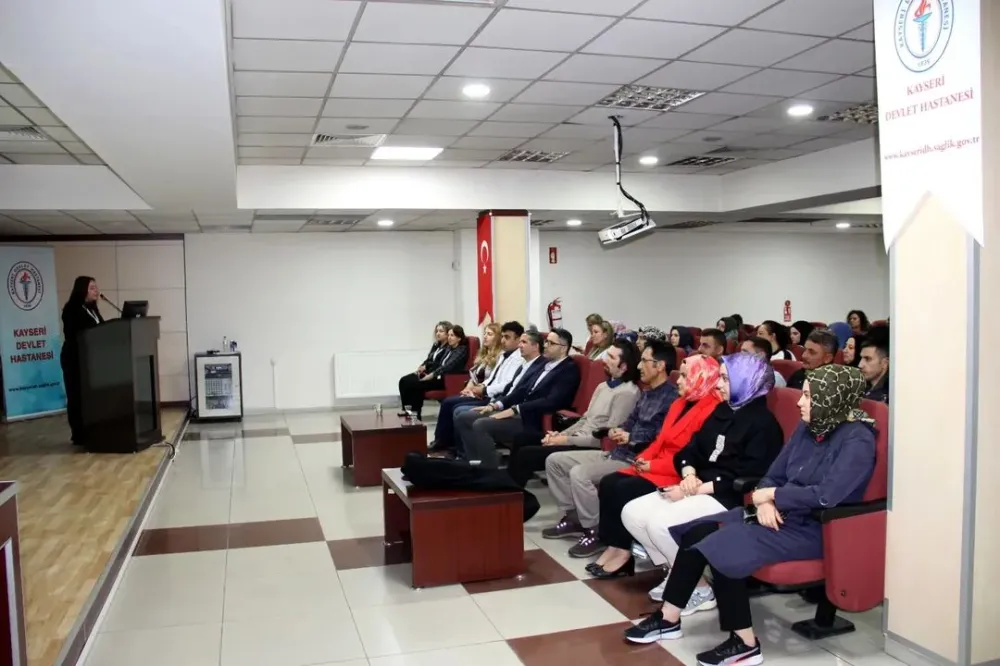 Devlet Hastanesi'nde yeni personele genel uyum eğitimi verildi