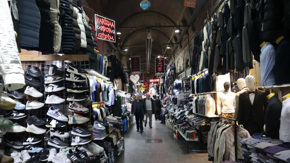 800 yıllık tarihi Kapalı Çarşı, ticaretteki canlılığını koruyor