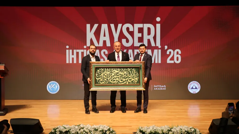 Mevlüt Çavuşoğlu: İran meselesinde son derece ilkeli bir tutum sergiliyoruz