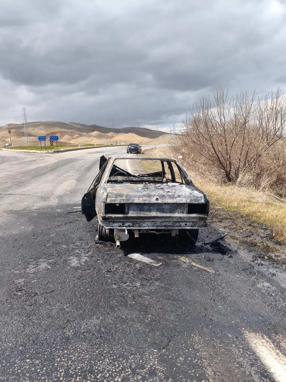 Kayseri’de seyir halindeki otomobil yandı