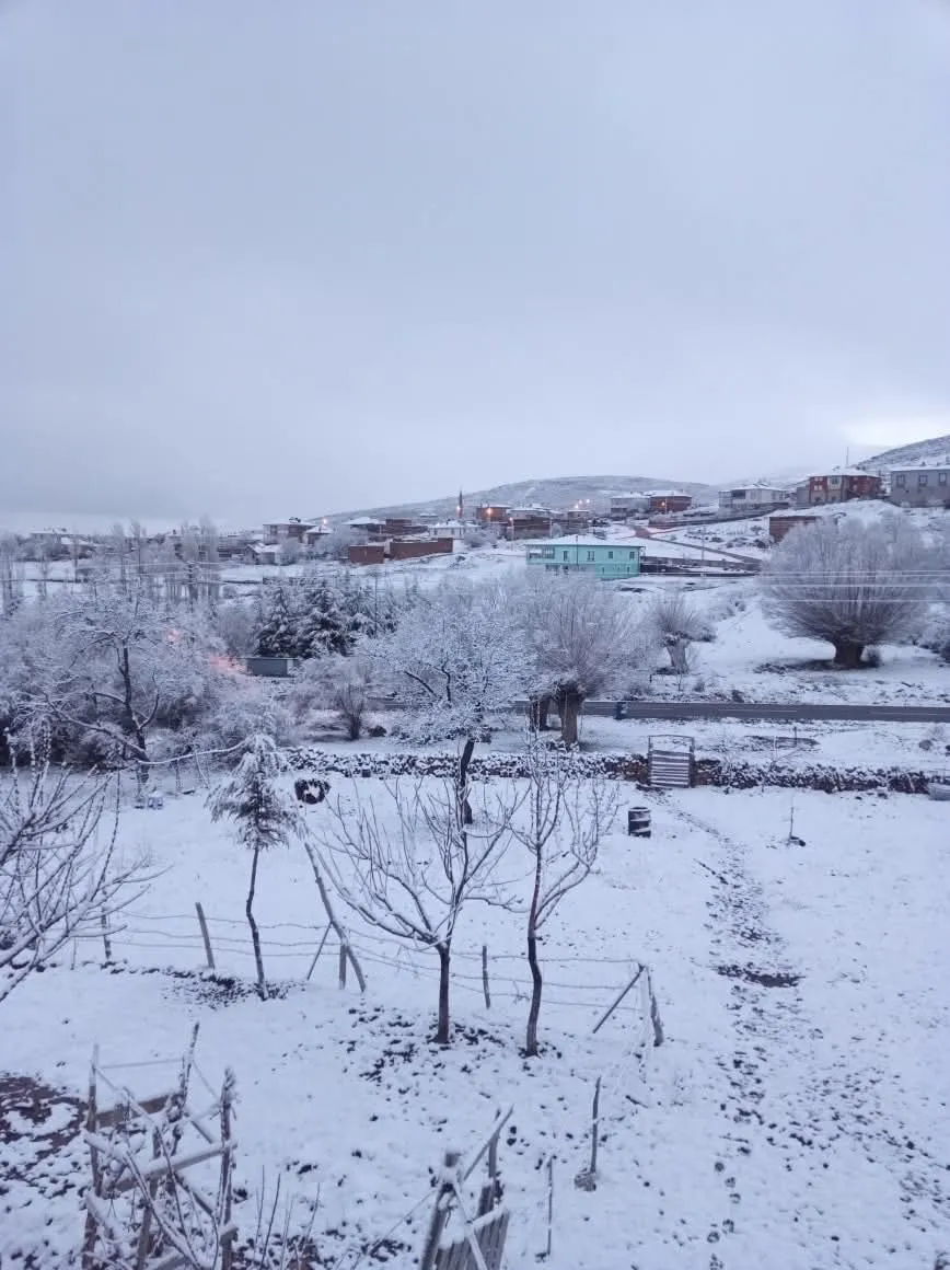 Akkışla ve Tomarza’da kar yağışı etkili oldu