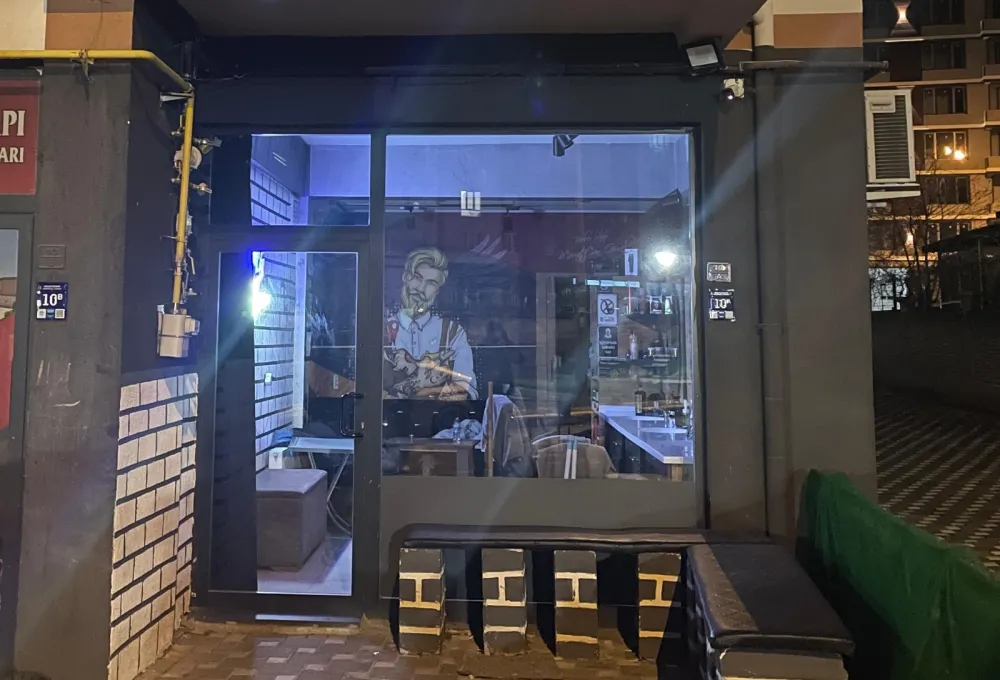 Erkek kuaföründe bıçaklı kavga: 1 yaralı