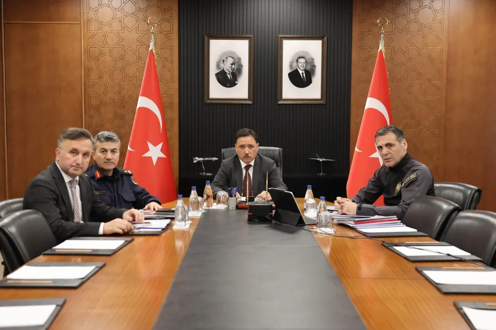 Vali Çiçek ve beraberindeki heyet “Okul Güvenliği” toplantısına katıldı