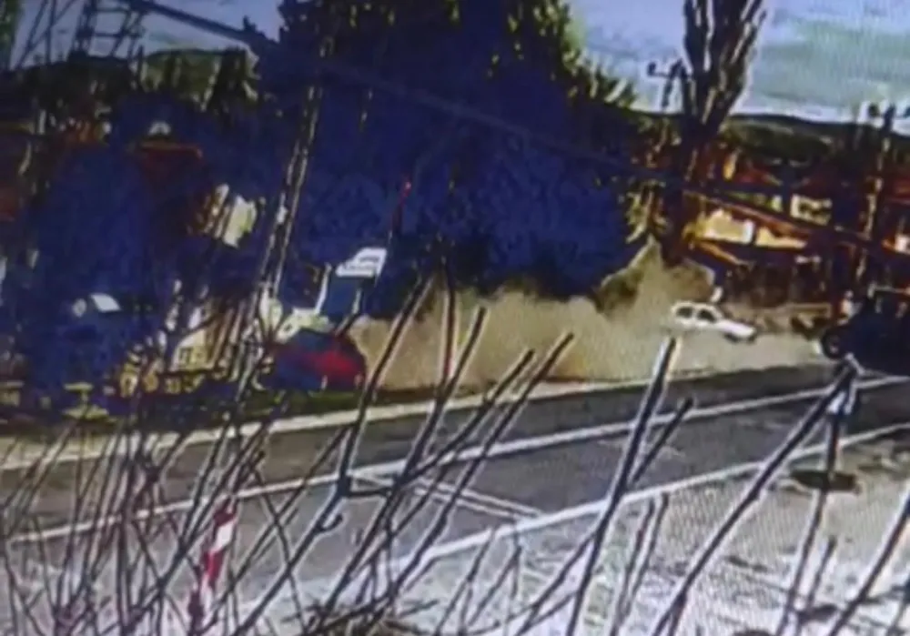 Kayseri’de otomobil ile traktörün çarpıştığı kaza kamerada