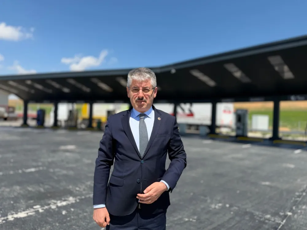 AK Parti’li Çopuroğlu’ndan elektrikli şarj istasyonu açıklaması