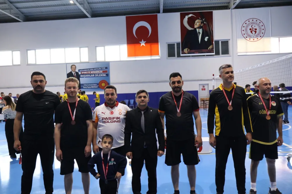 Pınarbaşı’da Kurumlararası Voleybol Turnuvası Tamamlandı